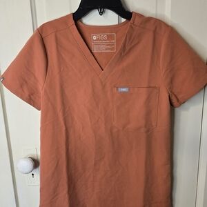 FIGS womens Orange V-Neck Shirt